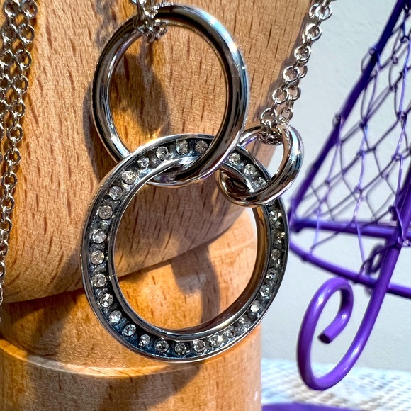 NWOT ADORE Fashion jewelry necklace and bracelet set - Picture 5 of 12